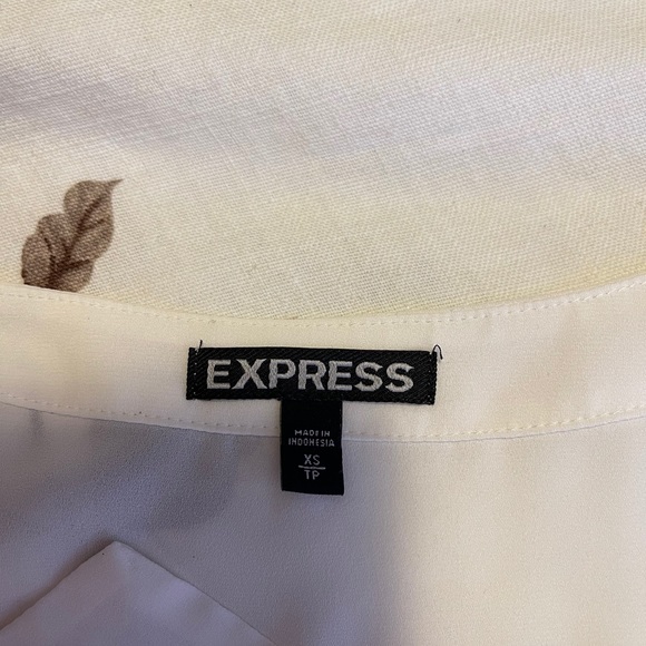 White blouse - Picture 5 of 5